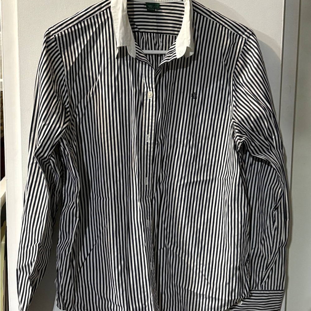 Classy classic black and white button up
